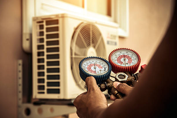 Professional Emergency Hvac technician working in Carbon, TX